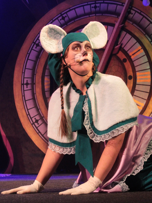 alisa_v_strane_chudes_6