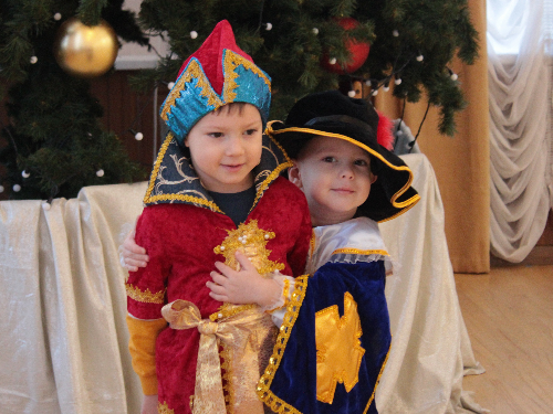 Театр переполнен детскими улыбками, радостью и новогодним настроением!