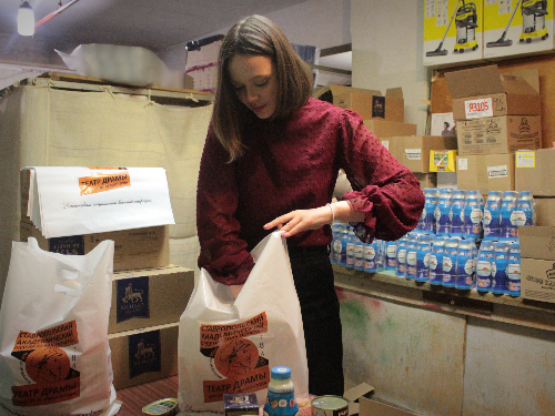 В службе закупок театра кипит работа!