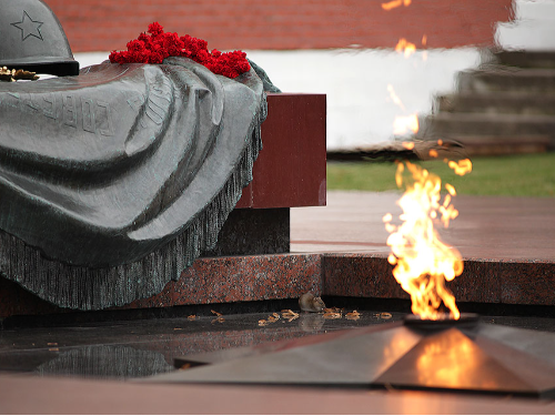 22 июня в 12:00, в День памяти и скорби, на центральном входе в театр состоится памятное мероприятие «Покуда сердца бьются – помните...»