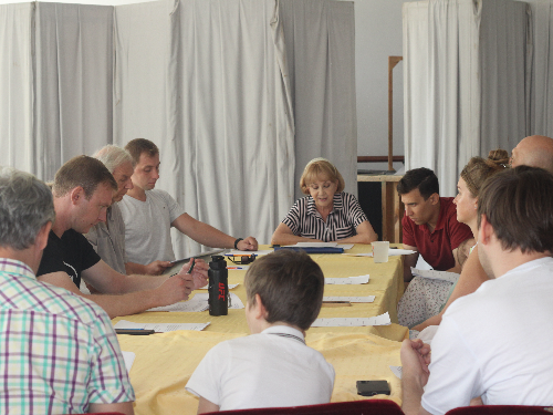 В первый рабочий день труппа театра приступила к работе над новым спектаклем