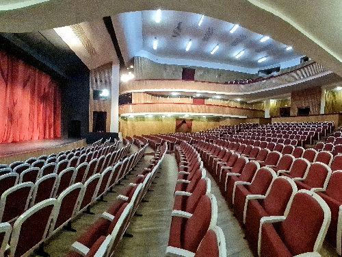 Отменены спектакли