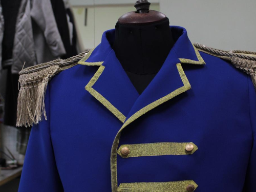 В костюмерный цех театра требуется прачка